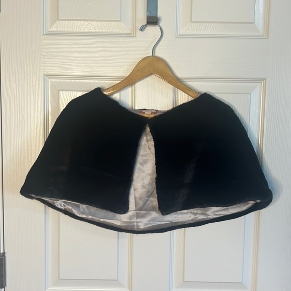 Super soft girls shrug. So classy
